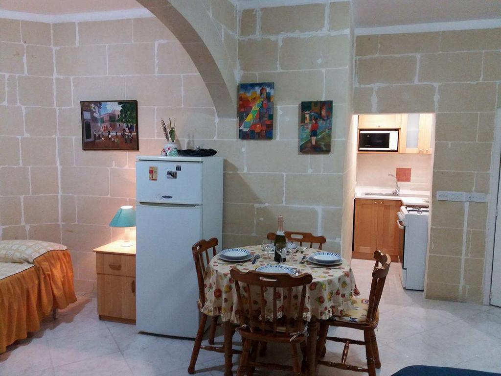 Marsalforn Studio Apartment ภายนอก รูปภาพ